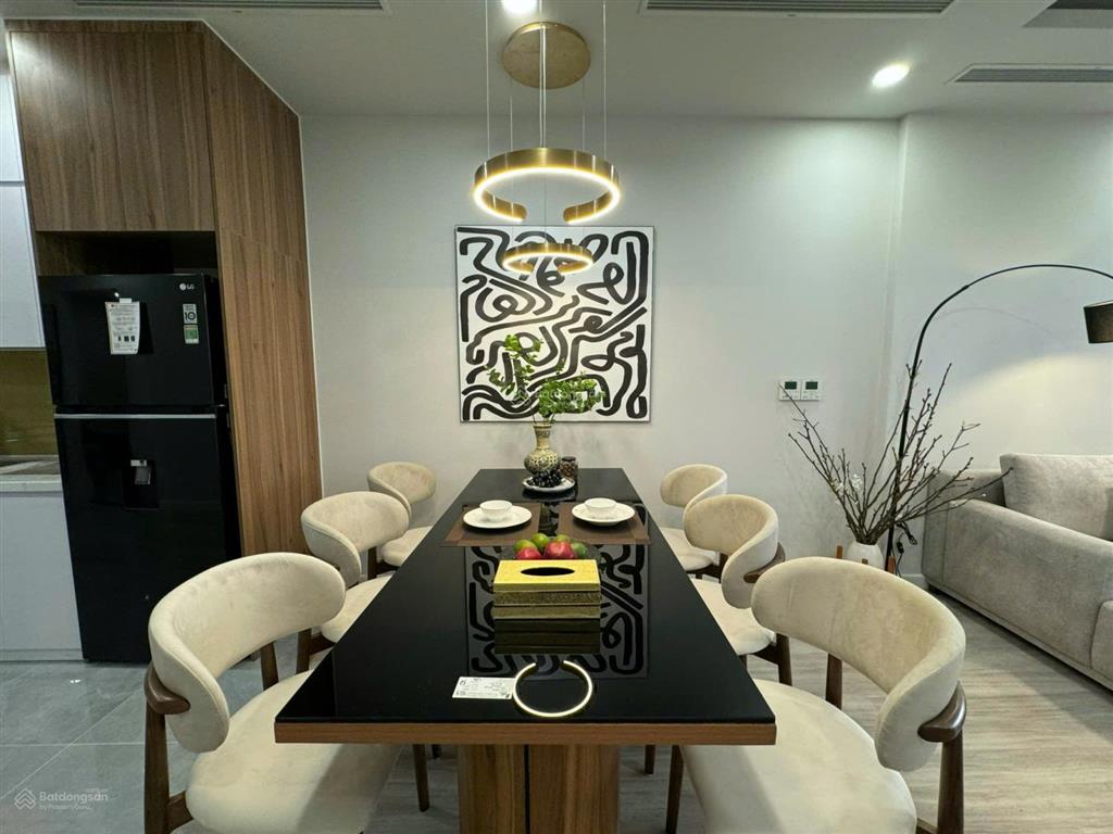 Chính chủ bán căn 122 m2, 3pn + 2wc ban công hướng mát giá 12.5 tỷ tại cc diamond flower