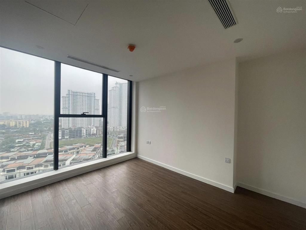 Bán căn góc 3 phòng ngủ/104m2  2logia sunshine city tầng đẹp view nội khu.  0966 286 ***