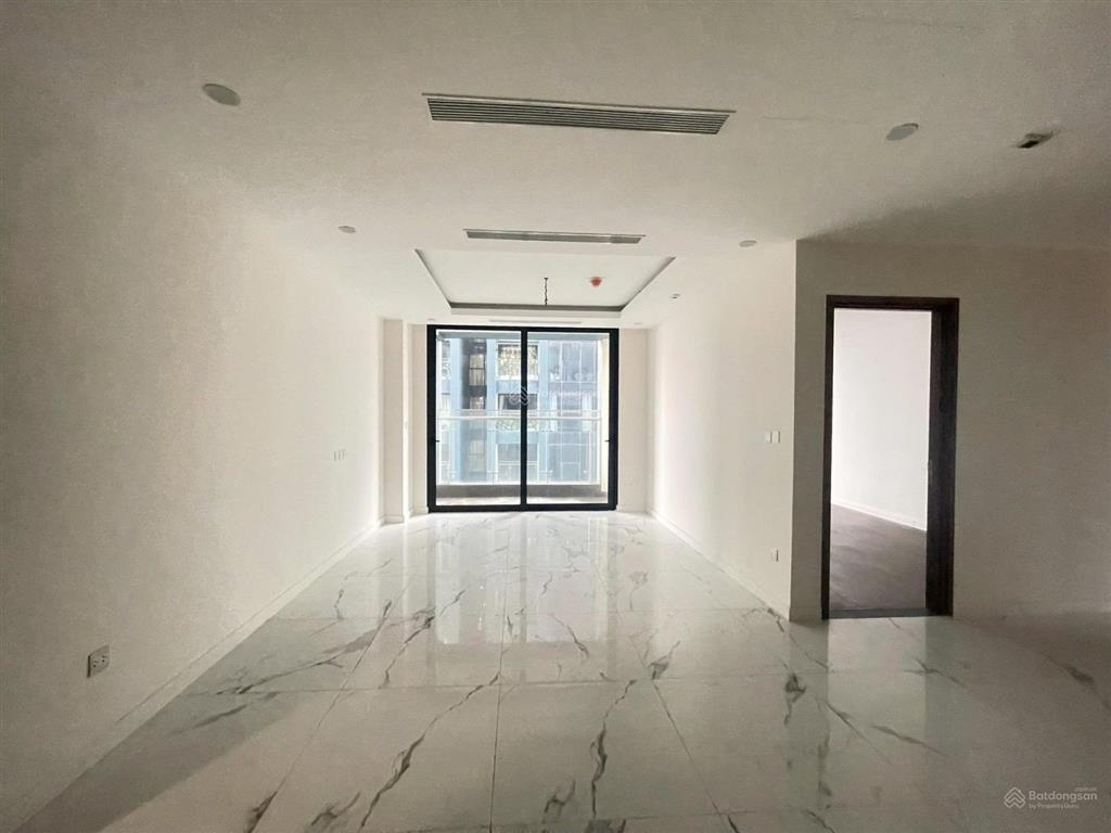 Bán căn góc 3 phòng ngủ/104m2  2logia sunshine city tầng đẹp view nội khu.  0966 286 ***