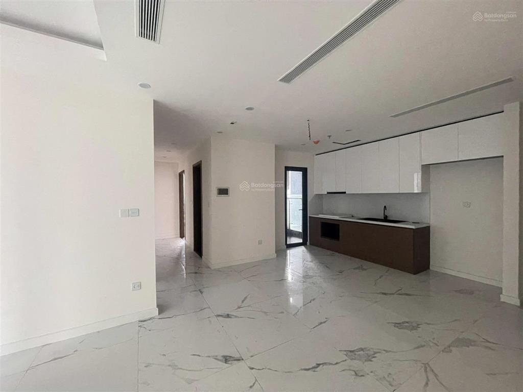 Bán căn góc 3 phòng ngủ/104m2  2logia sunshine city tầng đẹp view nội khu.  0966 286 ***