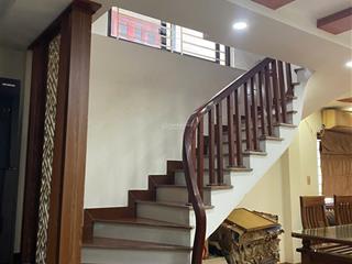 Bán nhà riêng 5 tầng  dt40m2  ô tô đỗ cửa  full nội thất  ngõ thông tứ phía  ở hoặc kd đều ok.
