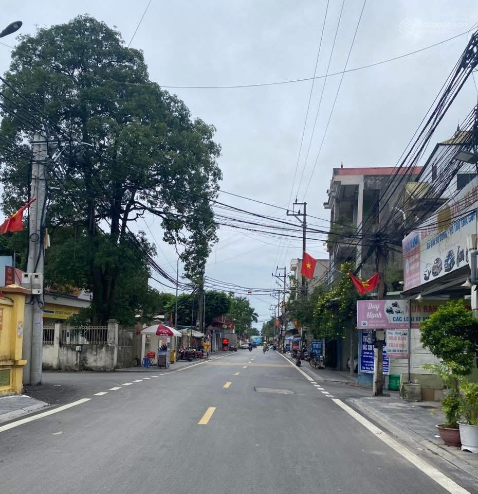 93m2 xuân bách sẵn nhà tầng rưỡi. gần chợ, khu công nghiệp nội bài. ô tô 7 chỗ vào thoải mái