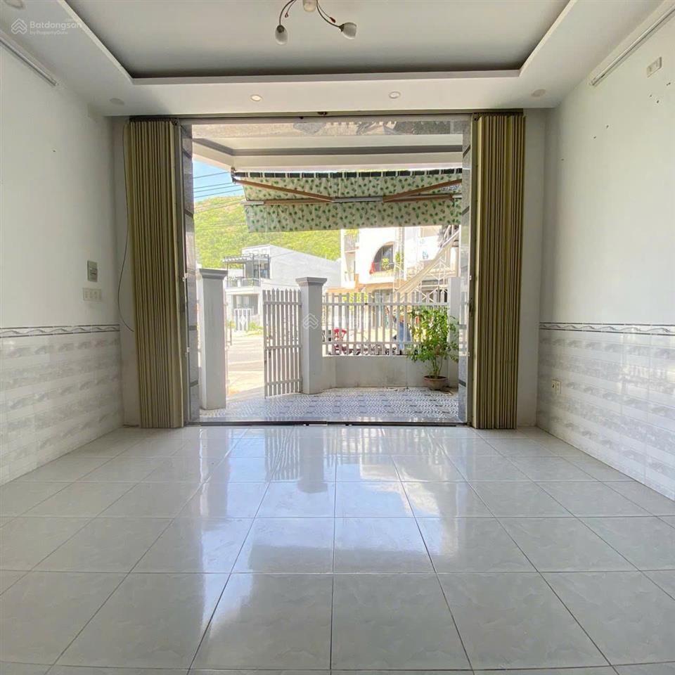 Bán nhà góc 2mt kinh doanh đường nhựa 20m2tầngdt78m23pnvĩnh hoàntchỉ 6ty5