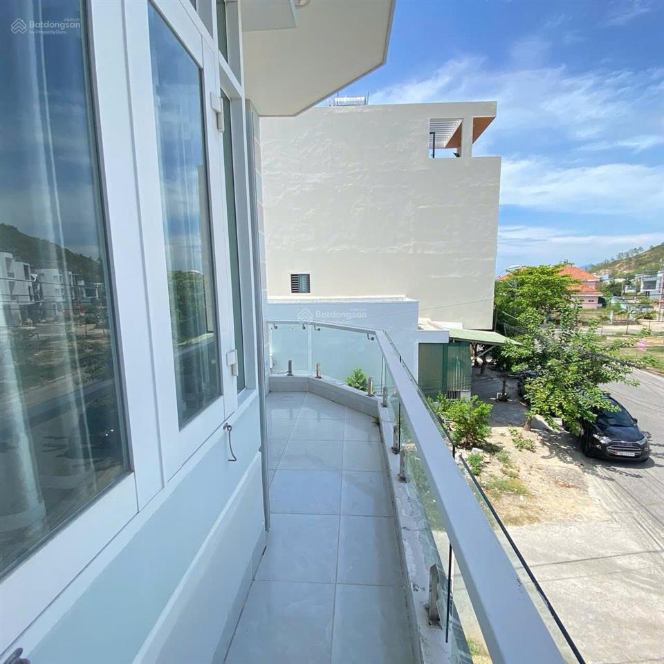 Bán nhà góc 2mt kinh doanh đường nhựa 20m2tầngdt78m23pnvĩnh hoàntchỉ 6ty5