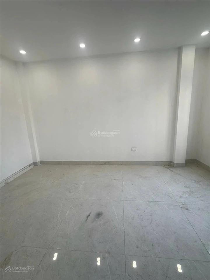 Nhà võ quý huân, hà đông  32m², 4 tầng, 7,5 tỷ, ngõ thông sạch, ba gác đỗ cửa, gần ô tô 30m