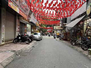 Chính chủ bán nhà riêng mặt ngõ 154 ngọc lâm. nhà 5 tầng nở hậu đẹp. ngõ to oto tránh kinh doanh