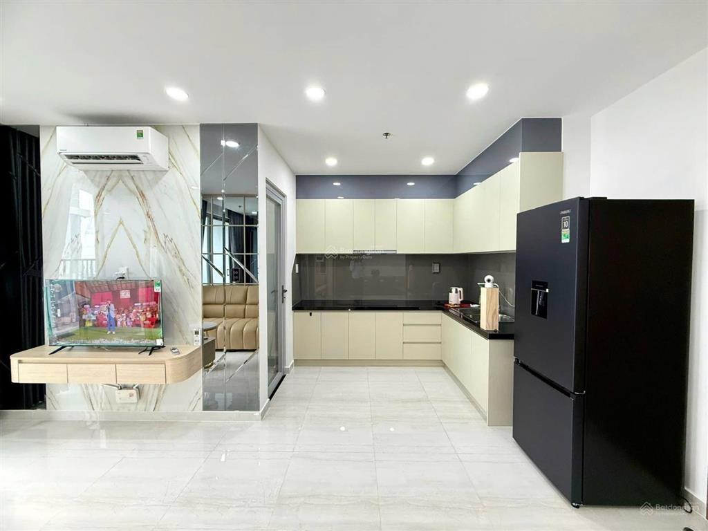 Giảm sốc! chính chủ cần bán gấp căn hộ 312 lạc long quân q11 giá 1tỷ750 dt 70m2 2pn/2wc fnt, shr