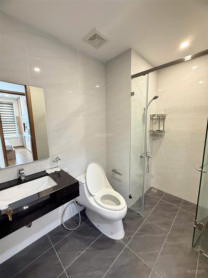 Giảm sốc! chính chủ cần bán gấp căn hộ 312 lạc long quân q11 giá 1tỷ750 dt 70m2 2pn/2wc fnt, shr