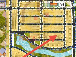 Bán nhanh vài lô v5 fpt giá rẻ nhất khu vực giá vàng để gom hàng chờ đầu năm sau chốt lời mạnh