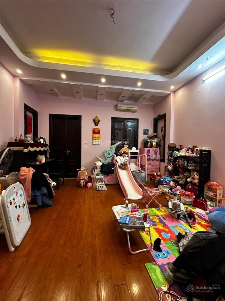 Mặt phố 100 m2 giá mềm cho đầu tư, chỉ 400 triệu/m2, sổ vuông đét, tại nguyễn khánh toàn cầu giấy.