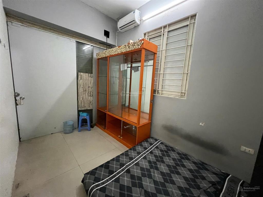 Cho thuê nhà trọ đầy đủ nội thất tại số 2a ngõ 85 bát khối, 1,8 triệu, 17 m2 ngay đê cự khối!!!
