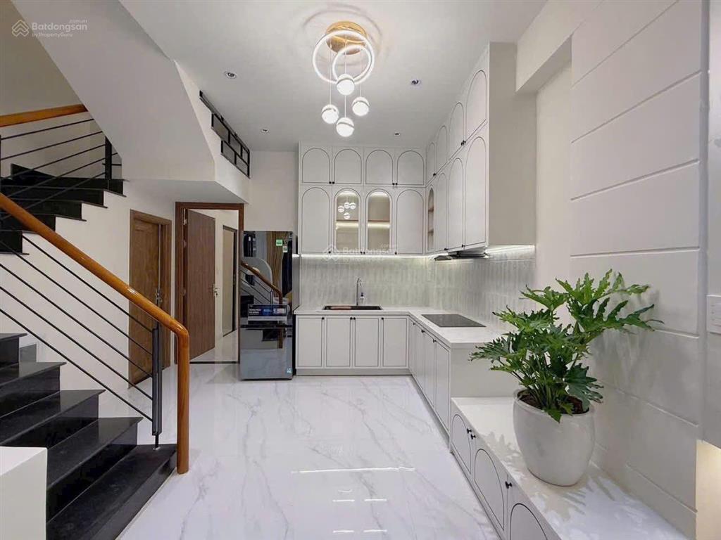 Cần bán gấp nhà ngộp võ oanh, giá sập sàn 1,8 tỷ sổ hồng riêng