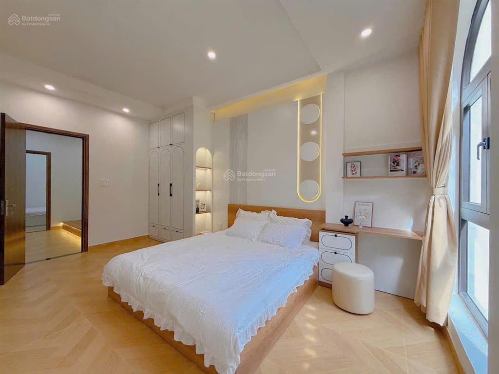 Cần bán gấp nhà ngộp võ oanh, giá sập sàn 1,8 tỷ sổ hồng riêng