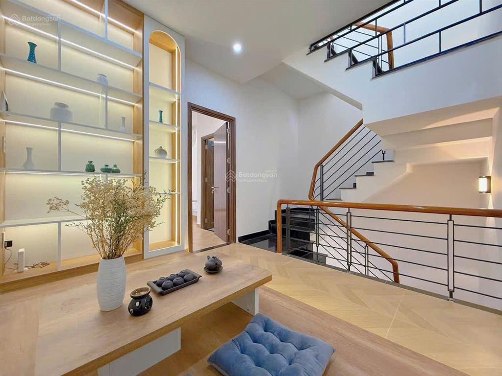 Cần bán gấp nhà ngộp võ oanh, giá sập sàn 1,8 tỷ sổ hồng riêng