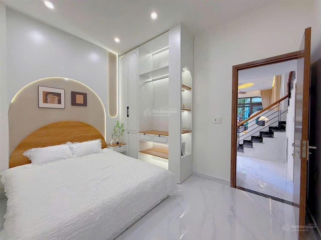 Cần bán gấp nhà ngộp võ oanh, giá sập sàn 1,8 tỷ sổ hồng riêng