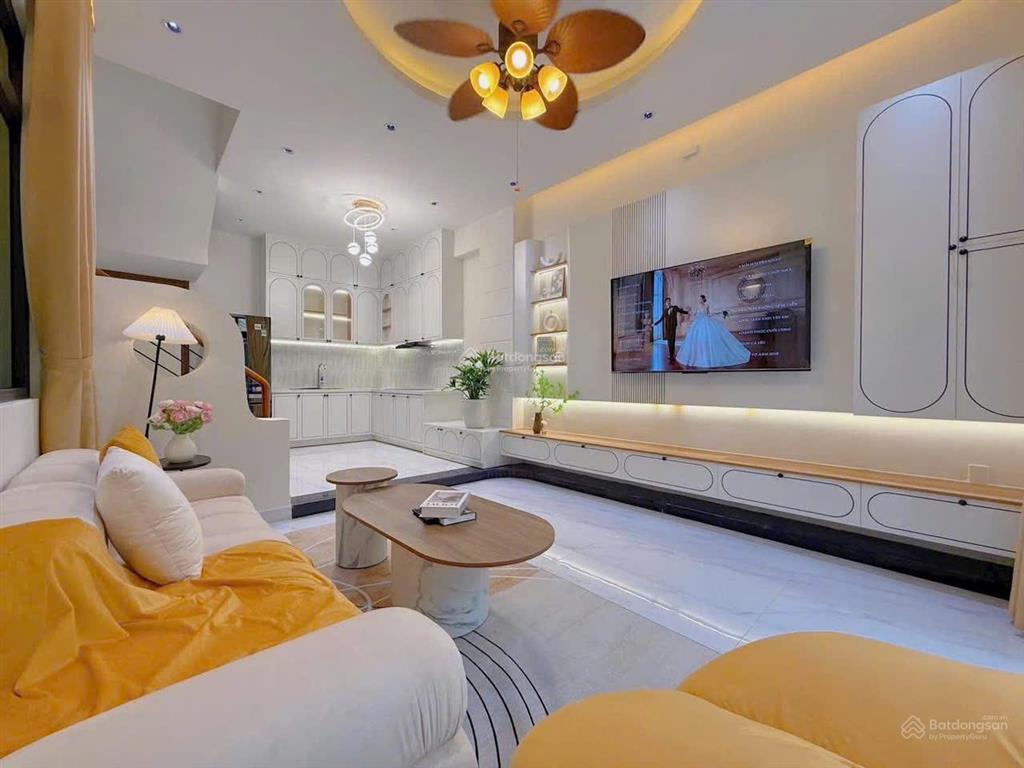 Cần bán gấp nhà ngộp võ oanh, giá sập sàn 1,8 tỷ sổ hồng riêng