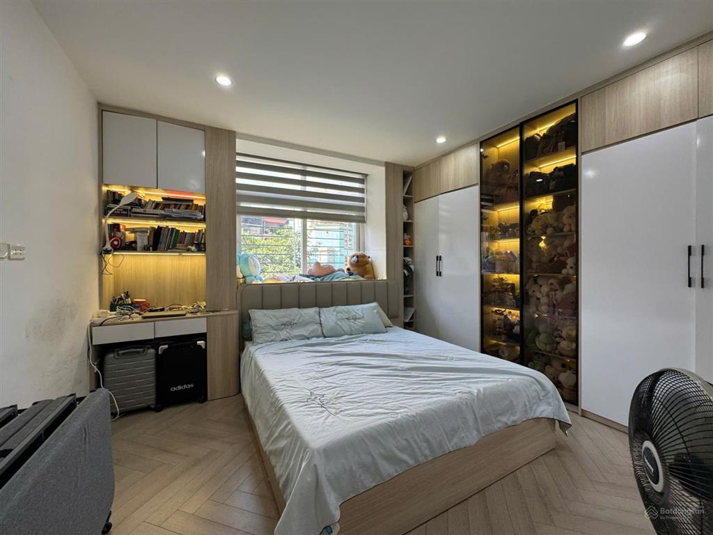 Cần tiền bán gấp chung cư 24t hoàng đạo thuý, cầu giấy 159m2 3n2w full nội thất 11,x tỷ sổ đỏ