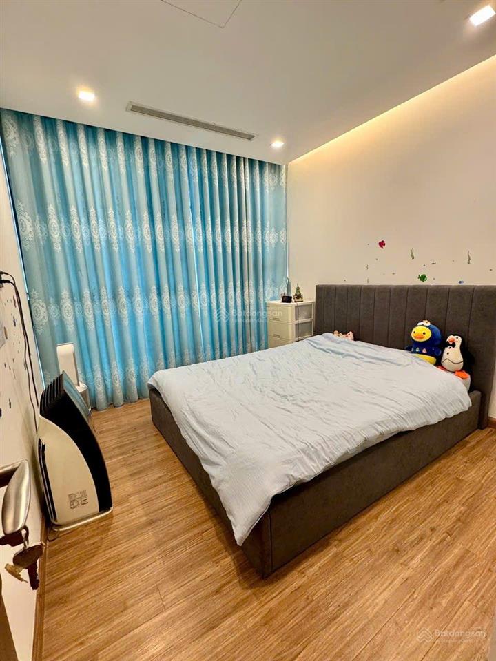 Bán chung cư m2 vinhomes metropolis liễu giai ba đình 135m 4n3w giá 35,x tỷ sổ đỏ full đồ ở ngay