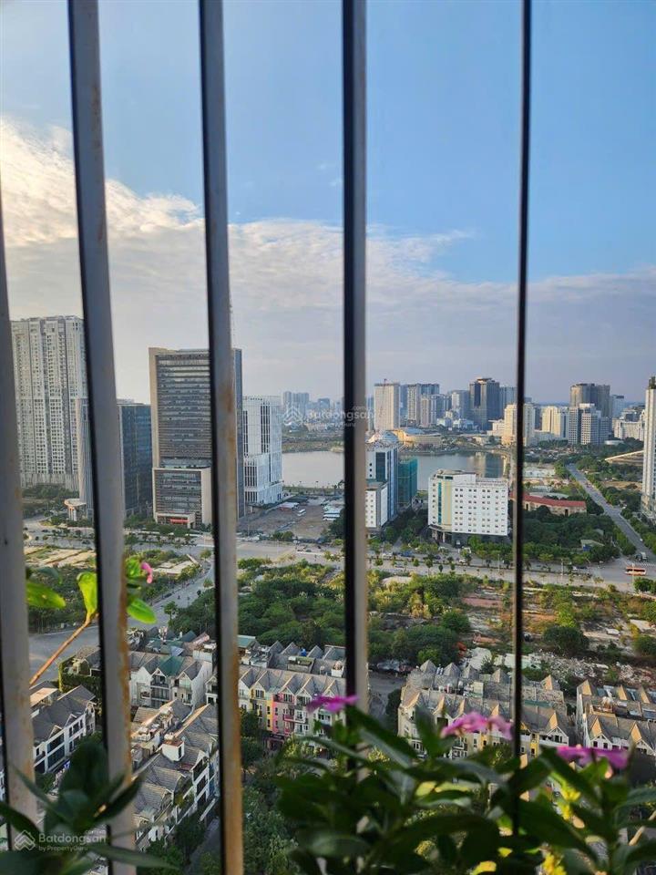 Bán gấp căn góc chung cư a10 nam trung yên nguyễn chánh cầu giấy 98m 3n2w sổ đỏ slot ô tô nhỉnh 9ty