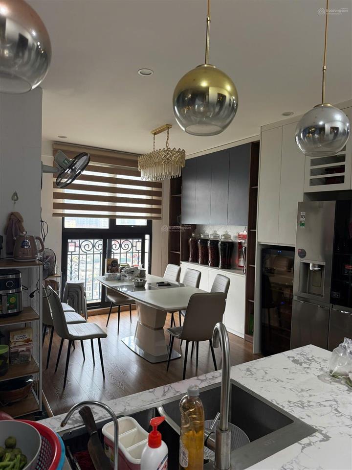 Bán căn chung cư ct8 the emerald mỹ đình 142m 4 ngủ 3w full đồ như ảnh, sổ đỏ nhỉnh 13tỷ 0915 394 ***