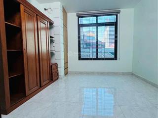 Chính chủ bán nhà đường láng, hàng hiếm lô góc 25m2x6t, ngõ thông cách phố 50m giá nhỉnh 6 tỷ