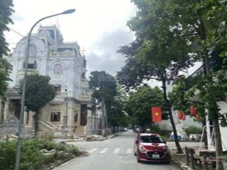 Bán lô góc 108m2, hai mặt tiền siêu vip làn 2, đường bắc nam 42m khu đấu giá dg02 thị trấn quốc oai