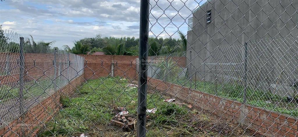 Kẹt tiền cần bán gấp đất mặt tiền