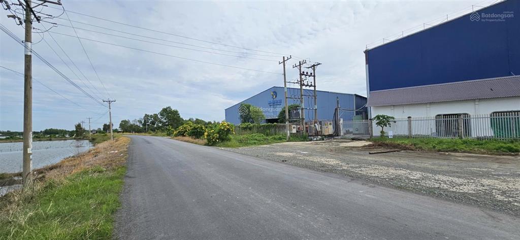 Ngân hàng shb thanh lý bán khu đất lớn có sẵn nhà kho xưởng tại xã tân đông, h thạnh hóa, t long an
