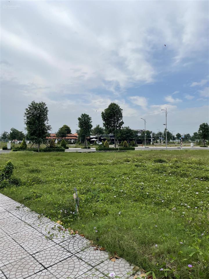 Bán đất vị trí tiếp giáp tp.hcm. giá chỉ nhỉnh 20tr/m2. nằm ngay vị trí vàng.