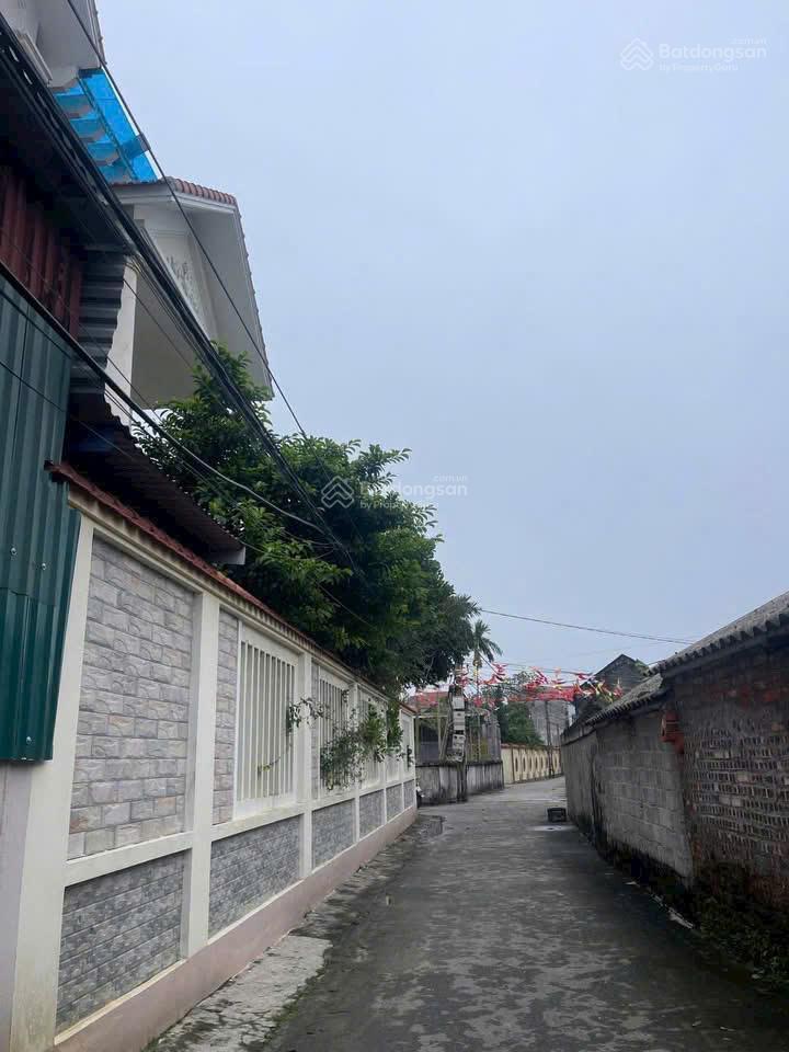 Một lô góc tuyệt đẹp, đường trước hai mặt tiền rộng ô tô tránh nhanh