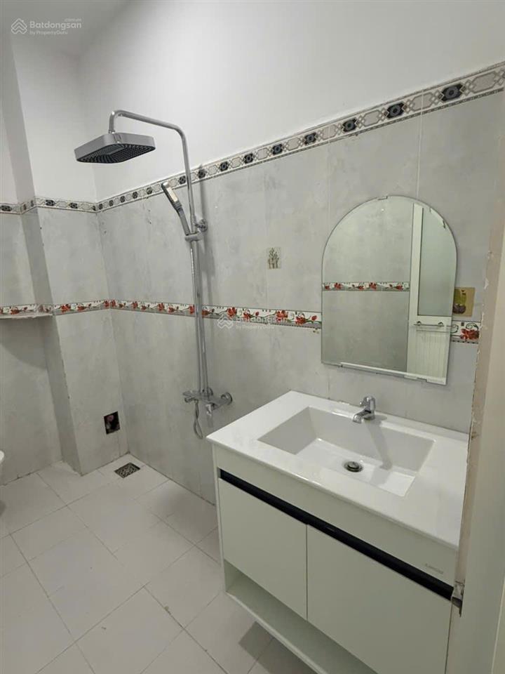 Bán nhà mặt tiền phường thảo điền, diện tích 4,5m x 20m, ô tô vào tới nhà.