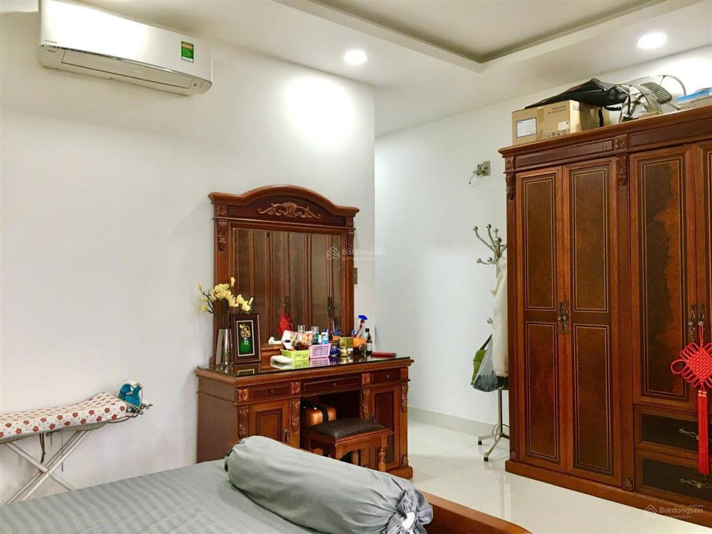 Bán nhà riêng tại nguyễn văn thương 10m x 11m, 6 phòng ngủ, 110m2. ô tô đậu trong hầm nhà.
