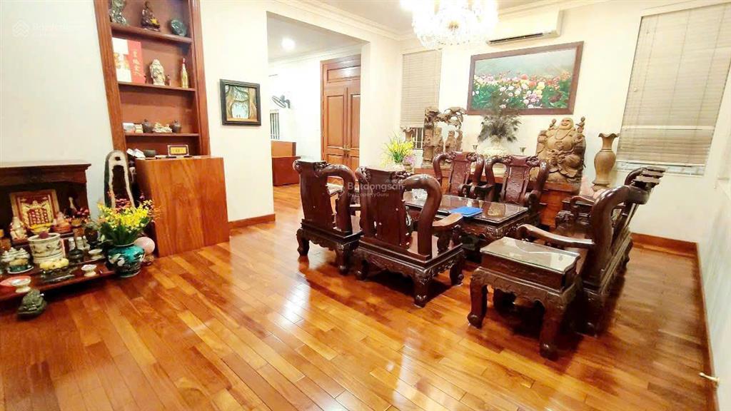 Bán nhà riêng tại nguyễn văn thương 10m x 11m, 6 phòng ngủ, 110m2. ô tô đậu trong hầm nhà.
