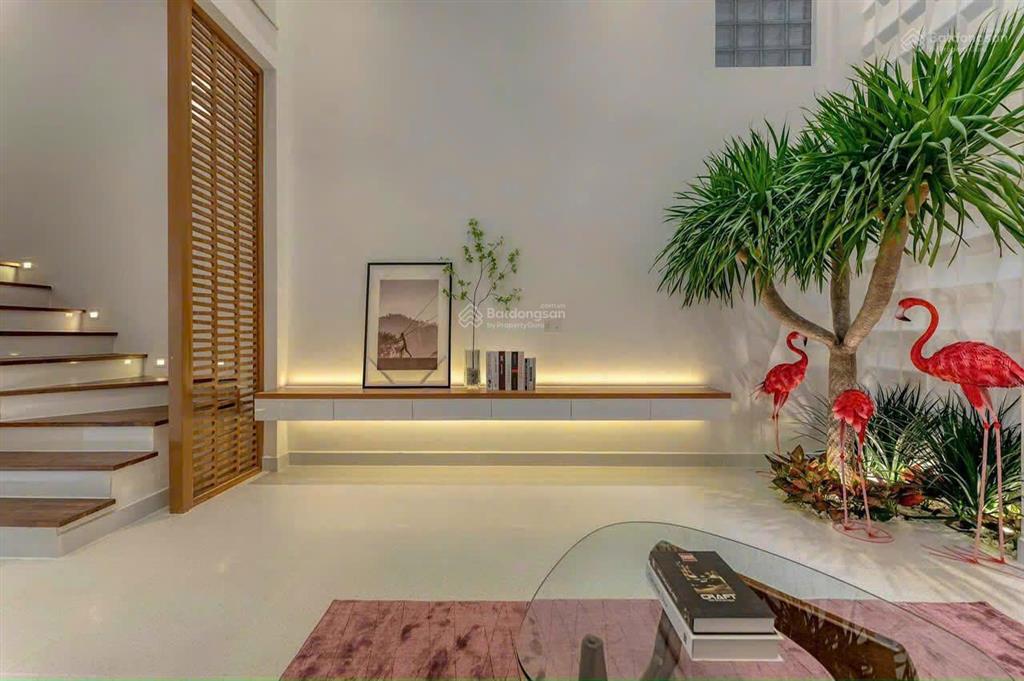 Bán nhà mặt phố tại bình thạnh, cách chợ bà chiểu chưa đến 500m. diện tích 12m x 20m hầm 6 lầu
