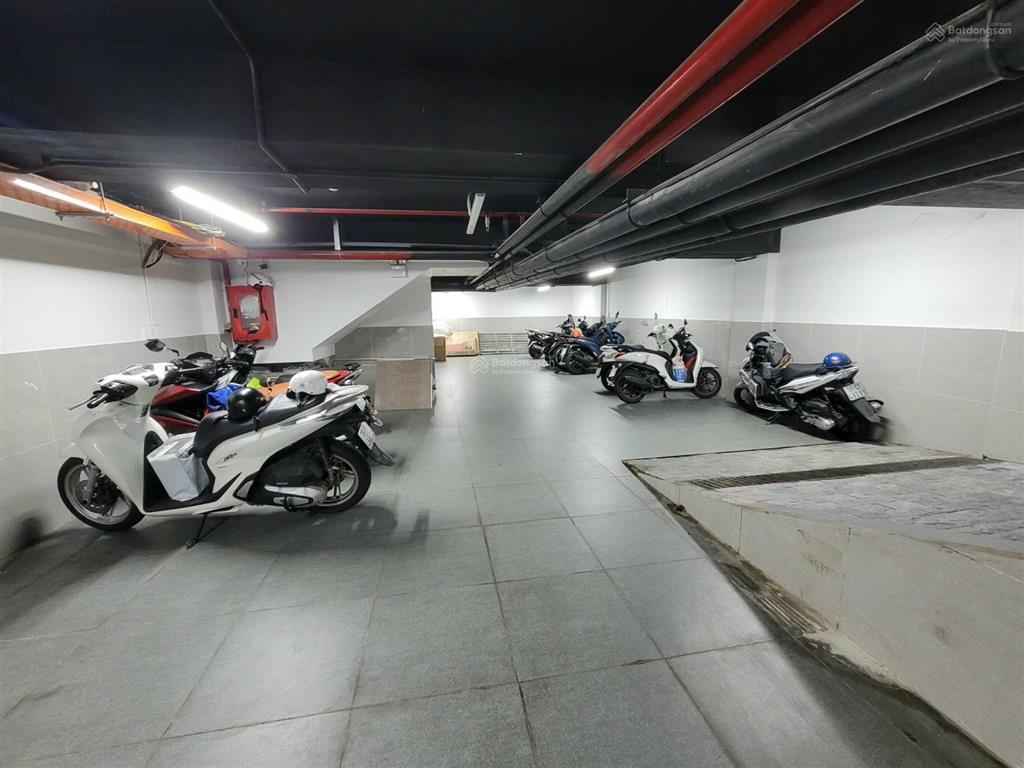 Bán hoặc cho thuê nhà mặt phố 49b hùng vương, 105m2, kết cấu hầm 9 tầng sân thượng