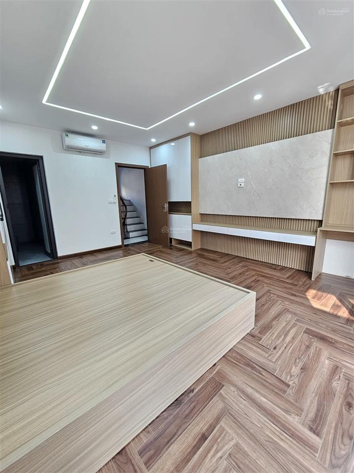 Bán nhà có thang máy tại cầu giấy  siêu hiếm  siêu đẹp  hot hot