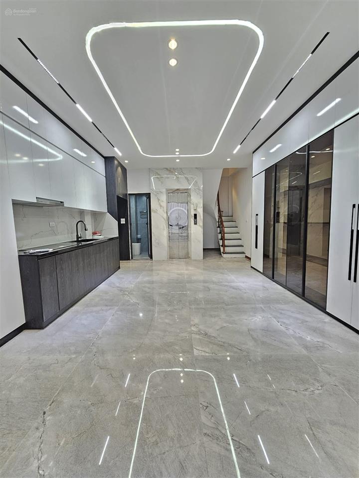 Bán nhà có thang máy tại cầu giấy  siêu hiếm  siêu đẹp  hot hot