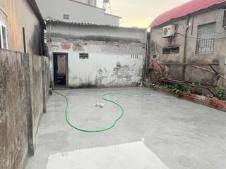 Chính chủ cần bán căn nhà cấp 4 diện tích 82m2 tại ngõ 210 hoàng quốc việt, hn