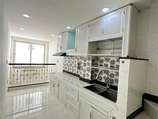 Nhà đẹp chỉ việc xách vali ở  4 tầng  2 phòng ngủ  vị trí vàng gần chợ