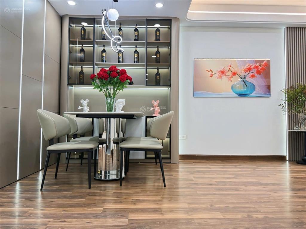 Chính chủ cần bán bắc hà lucky 30 pvđ, giá nhỉnh 6 tỷ, dt 67m2, 2pn 2vs sẵn sổ đỏ, full nội thất.