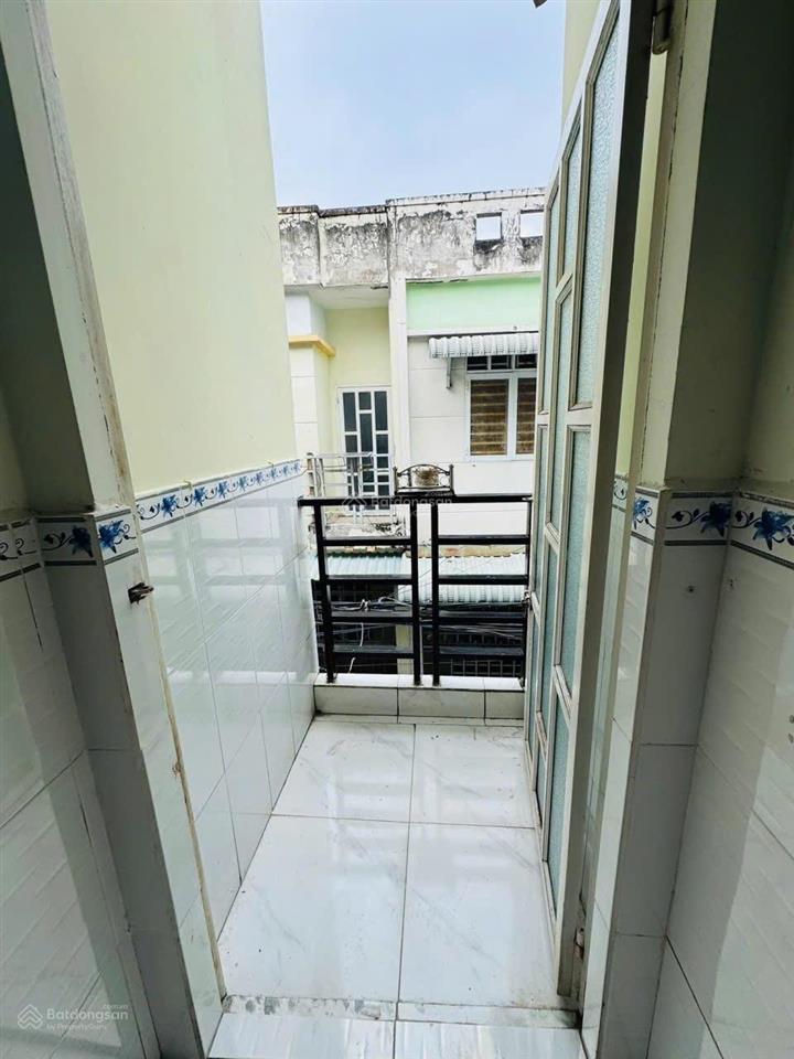 Cho thuê nhà nguyên căn 1 tầng, 3 phòng ngủ ,nhà đẹp gần chợ hưng long 60m2