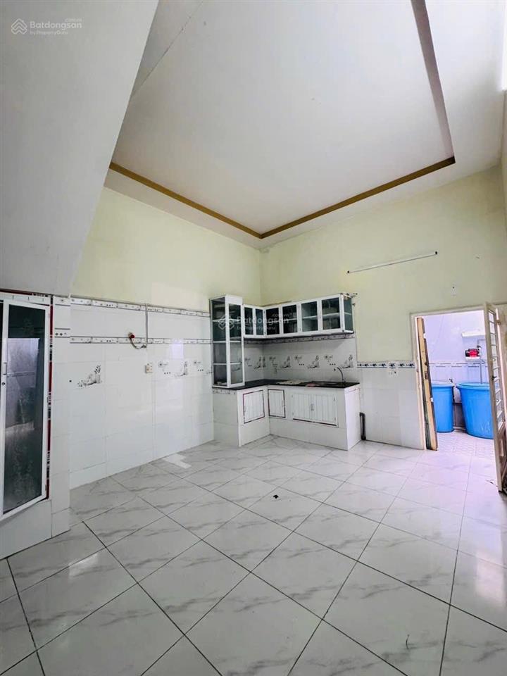 Cho thuê nhà nguyên căn 1 tầng, 3 phòng ngủ ,nhà đẹp gần chợ hưng long 60m2