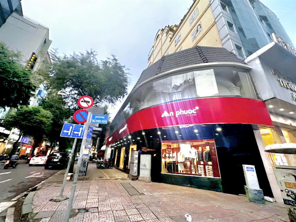 Chia tài sản bán nhà 2mt thủ khoa huân, p. bến thành ngang 20m giá 140 tỷ