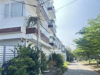 Nhà mtnb trịnh quang nghị, q8, 4t, dt (5x20), hcđ  giá  8tỷ5