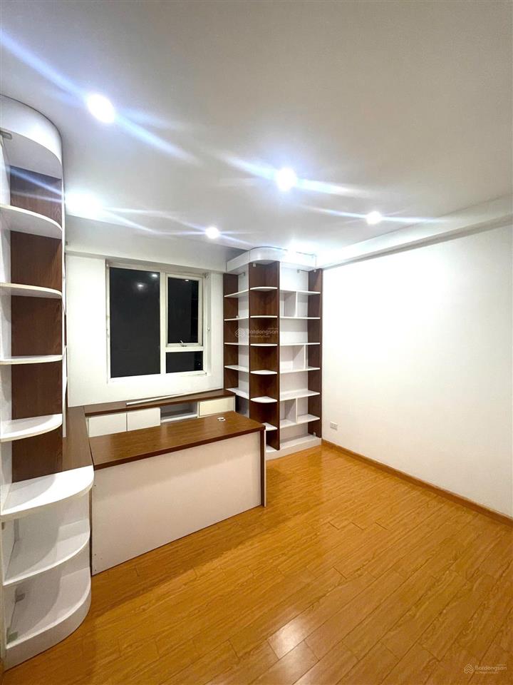 Cho thuê căn hộ 3pn 150m2 vinaconex hồ tùng mậu cạnh ngay goldmark city, giá 15tr giá tốt