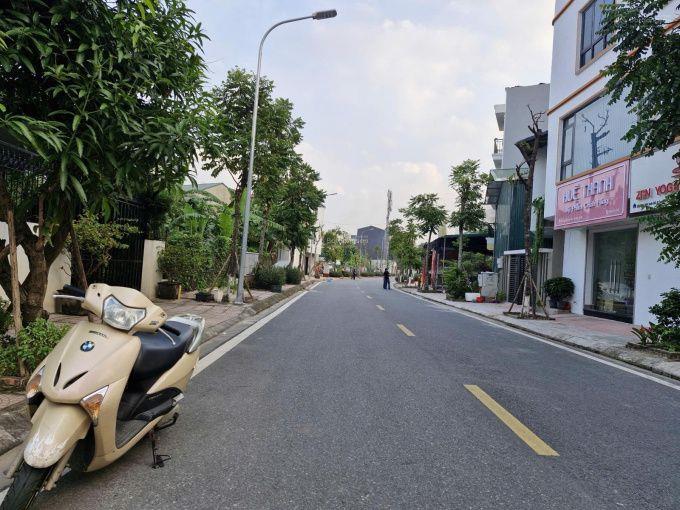 BÁN ĐẤT HOÀ LẠC, CÁCH METRO CHỈ 500M, ĐỐI DIỆN ĐH FTP, ĐHQG HÀ NỘI, LÔ GÓC, TRỤC CHÍNH KD