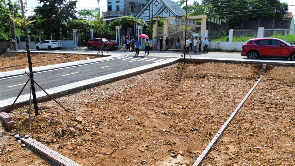 3.8 tỷ  100m2 mặt đường trục chính đồng trạng | lô góc | xe bán tải tránh | đường thông