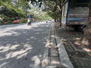 Tôi cần bán nhà cấp 4 phố quan nhân 72m2, mặt tiền rộng 6.5m. giá 13.8 tỷ (có thương lượng)