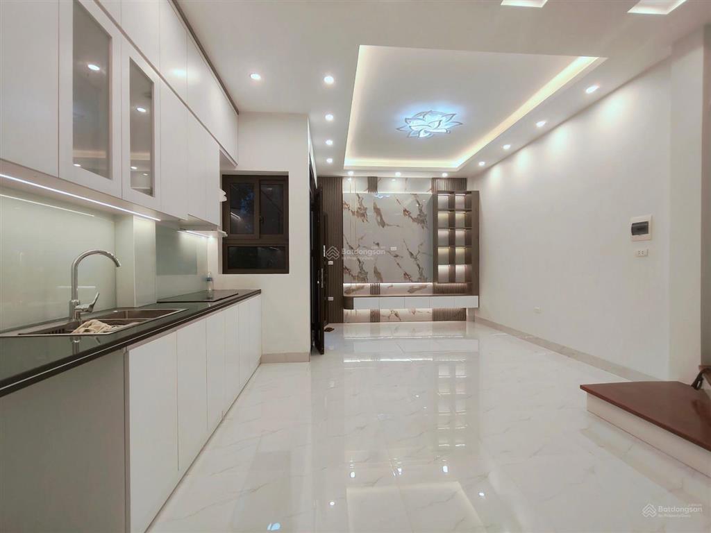 Đẹp nhất nam từ liêm 40m, 5tầng trên 6 tỷ, thang máy, ôtô, kinh doanh