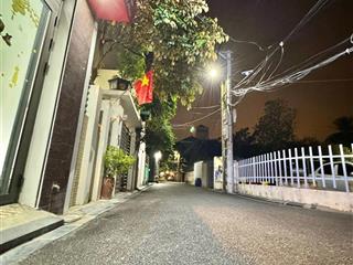 Vợ chồng em gái chuyển về quê sinh sống gửi bán nhà 5 tầng 50m tại thôn đìa  nam hồng.